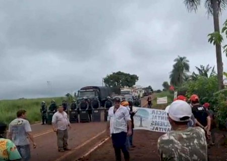 Cumprindo decisão judicial, polícia desocupa MST de área rural em Dourados