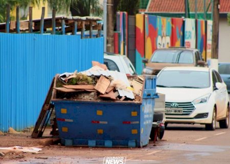 Com previsão de multa, projeto quer regulamentar caçambas nas ruas de Dourados