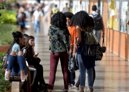 Programa que oferta bolsas de estudo a negros tem inscrição prorrogada