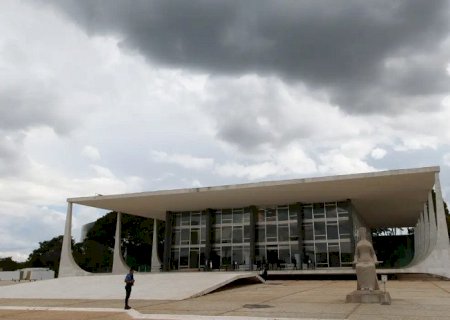 Moraes proíbe uso de farda por réus em depoimento sobre golpe