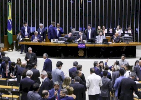 FPA pede cautela e diplomacia afiada diante da tarifa dos EUA ao Brasil