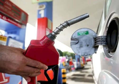 Combustível: governo prevê queda de preço se petróleo mantiver cotação
