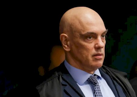 Moraes dá 48 horas para defesa de Bolsonaro explicar documento sobre pedido de asilo