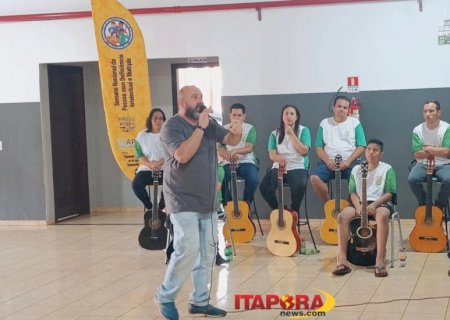Governador do Rotary, em visita a Itaporã, é recebido com emocionante apresentação dos alunos da APAE