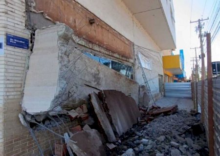 Laje desaba e atinge trabalhadores em Dourados