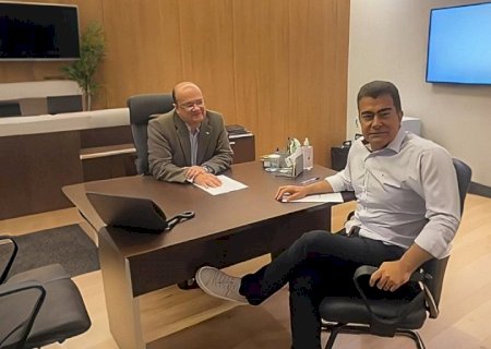 Marçal se reúne com Barbosinha para cobrar aumento de repasses para o Hospital da Vida