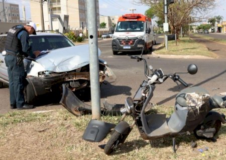 Três pessoas ficam feridas em acidente envolvendo moto elétrica no São Conrado