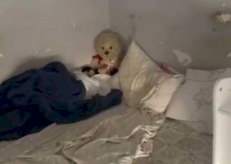 Menina de 6 anos resgatada de cárcere passava o dia vendo pornografia