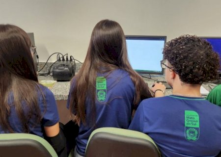 Plataforma fortalece ensino do inglês para 83 mil alunos das escolas estaduais