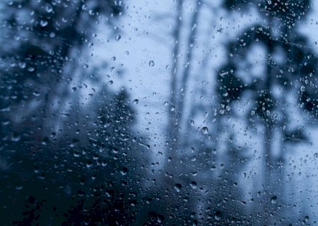 Frente fria associada a ciclone avança trazendo mais chuvas; veja previsão do tempo
