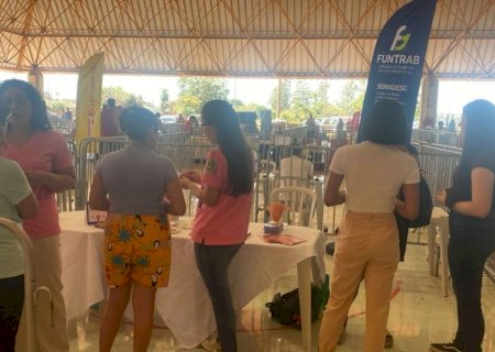 SES leva orientações sobre saúde do adolescente à comunidade