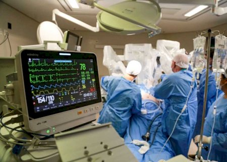 Com especialista renomado, robô Da Vinci realiza cirurgias bariátricas complexas na Cassems