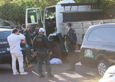Trabalhador morre prensado por caminh&atilde;o de dep&oacute;sito no Bairro Pioneiros
