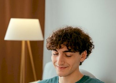 Virou moda o "jomo", o novo luxo de quem cansou da vida social