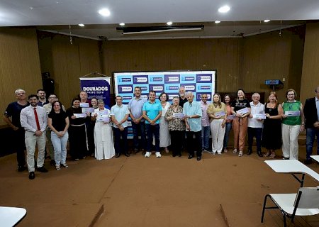 Marçal Filho entrega R$ 1 milhão em emendas impositivas para entidades sociais