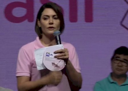 Congresso está “de joelhos' para o STF, diz Michelle Bolsonaro (Vídeo)