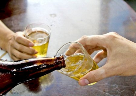 Cerveja gelada pode não ser a melhor opção para enfrentar a onda de calor; entenda
