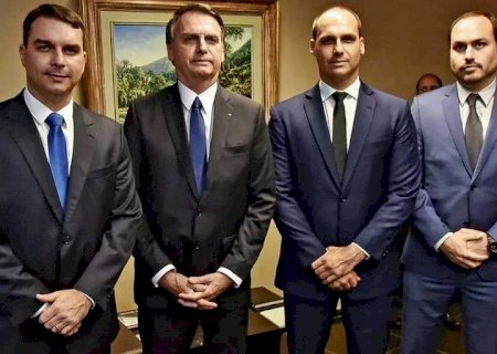 Filhos de Bolsonaro atacam Moraes após anulação de sindicância do CFM