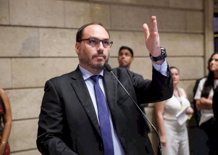 Carlos fala sobre prisão de Bolsonaro, Anderson Torres e Silvinei: ‘Inocentes’