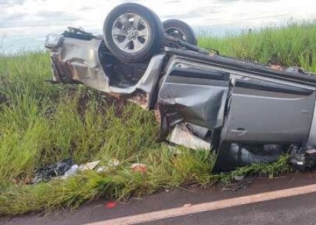 Capotagem na MS-040 deixa mulher de 63 anos e neto feridos