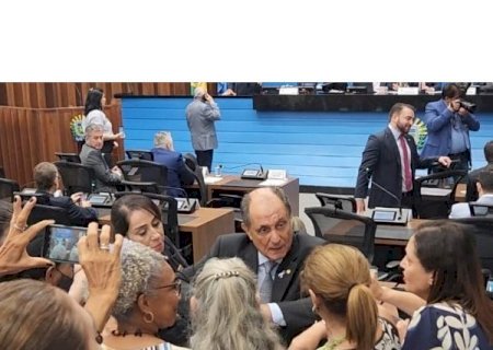 Zé Teixeira alerta para feminicídios e reafirma compromisso com proteção das mulheres