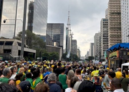Apoiadores de Bolsonaro pedem domiciliar para o ex-presidente na Paulista