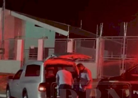 Mulher é morta a pauladas dentro de casa em Corumbá; suspeito foi preso