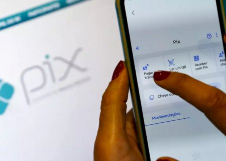 Receita Federal volta negar taxação do Pix e alerta para golpes