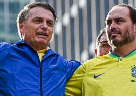 Defesa de Bolsonaro vai fazer novo pedido de prisão domiciliar, diz Carlos