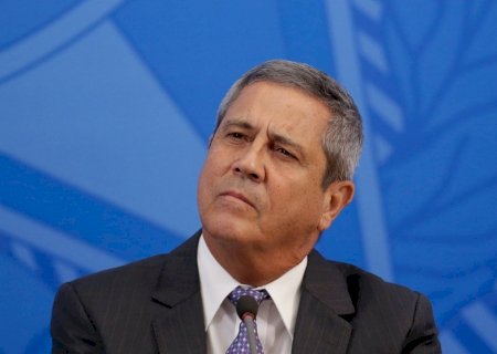 General Braga Netto pede por instalação de TV a cabo em sua cela