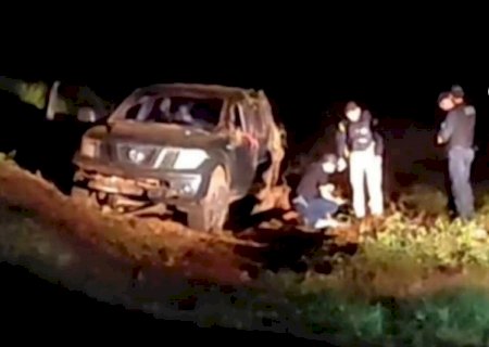 Motorista morre e passageiro fica ferido em capotamento na BR-376