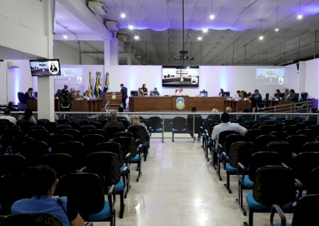 Câmara de Dourados aprova reajuste salarial de 5,4% para a educação municipal