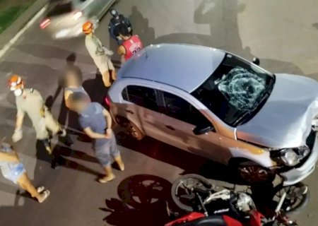 Criança de 2 anos e pais ficam feridos em colisão