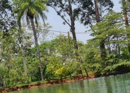 Tirolesa que causou duas mortes tinha fios antigos e desencapados, diz polícia