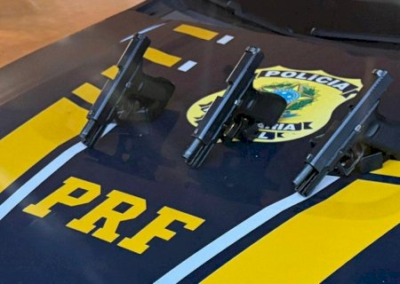 Mulher é presa com três pistolas presas ao corpo em Ponta Porã