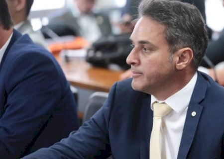Bolsonaro pede autorização para visita de deputados