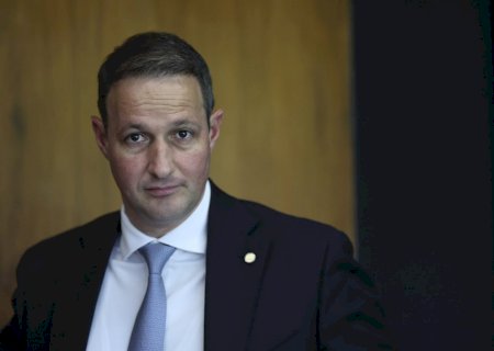 Moraes autoriza visita de Derrite a Bolsonaro na Papudinha