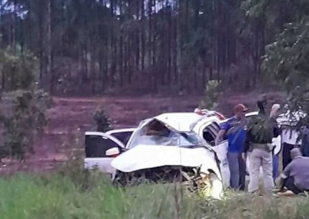 Acidente com carro da Secretaria de Saúde mata uma pessoa na BR-262