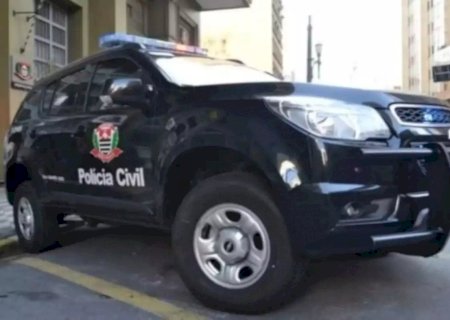 Irmãos são internados após comerem doces entregues pelo ex da mãe