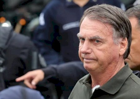 Bolsonaro deve ter alta da UTI nas próximas 24 horas "se mantiver evolução satisfatória", diz boletim médico