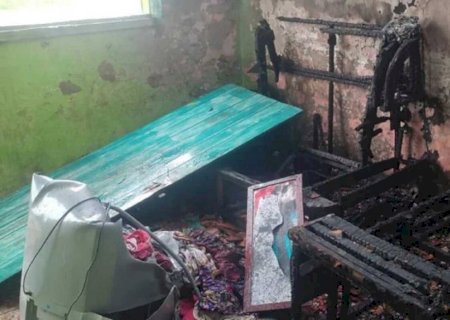 Vingança: mulher incendeia casa com menina de 3 anos dentro após briga