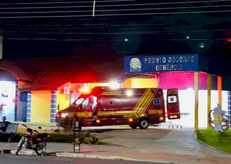 Homem joga pedra na cabeça da esposa e é esfaqueado
