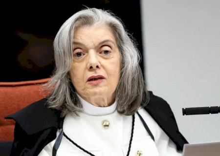 Carmen Lúcia vota para condenar Eduardo Bolsonaro por difamação