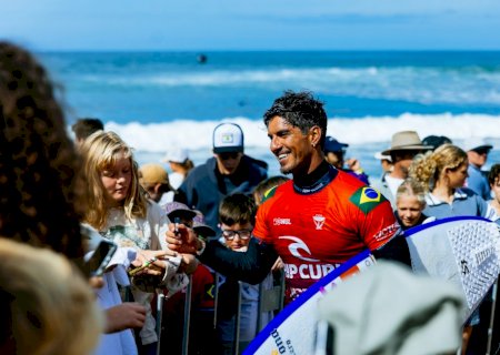 Medina vence Ítalo em duelo brasileiro e avança às quartas em Bells Beach