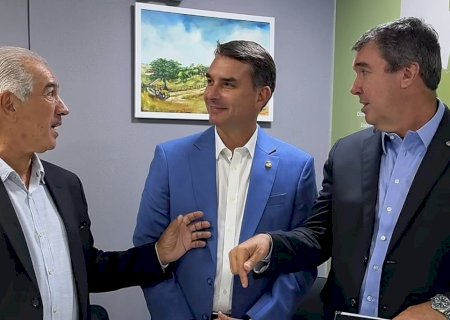 Flávio Bolsonaro participará da abertura e assistirá show na Expogrande