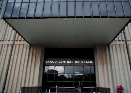 BC vê "problema crescente" de superendividamento e aponta disparada em empréstimos sem garantia e cartão de crédito