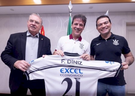 Dinizismo no Corinthians: entenda quem sobe e quem desce com o estilo tático do novo treinador