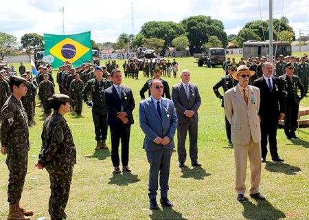 Presidente do TJMS recebe homenagem no Dia do Exército