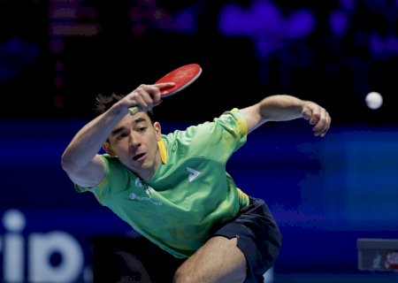 Hugo Calderano perde para nº 1 do ranking e fica com bronze na Copa do Mundo de tênis de mesa