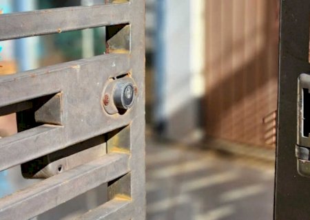 Homem invade casa da ex, quebra móveis e tenta estuprá-la na Vila Popular